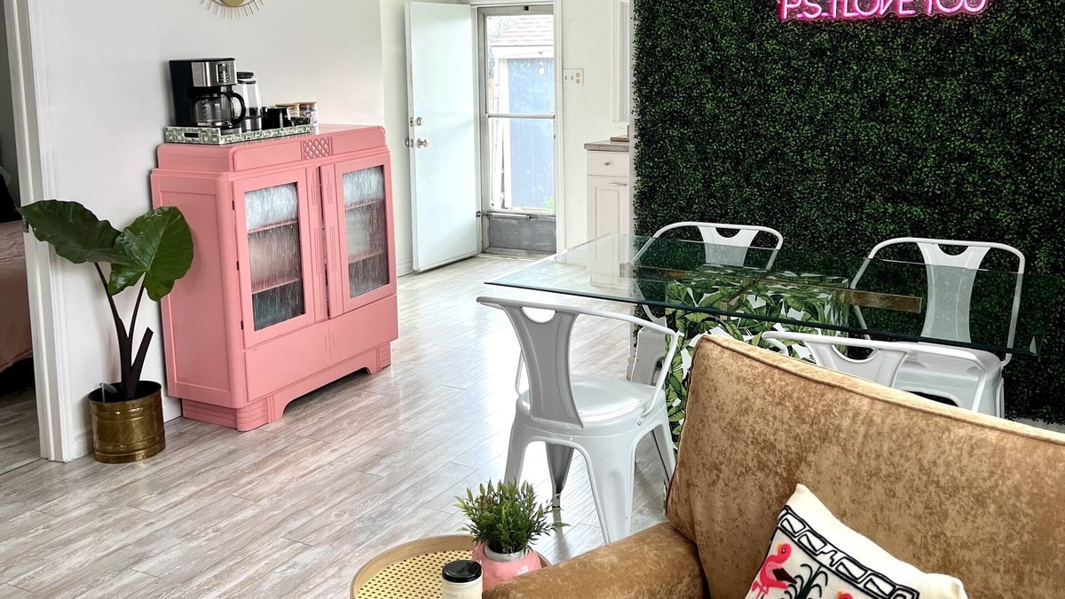 Port Stanley Cottage | Vrbo Property