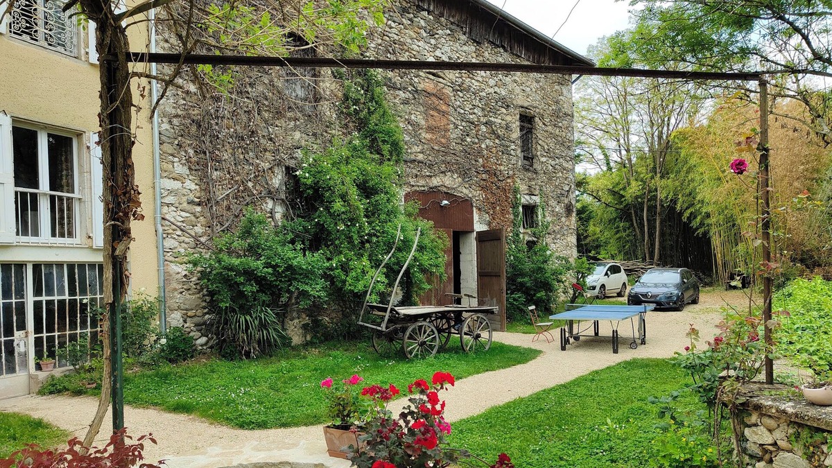 Saint-Sauveur Bed & Breakfast | Vrbo Property