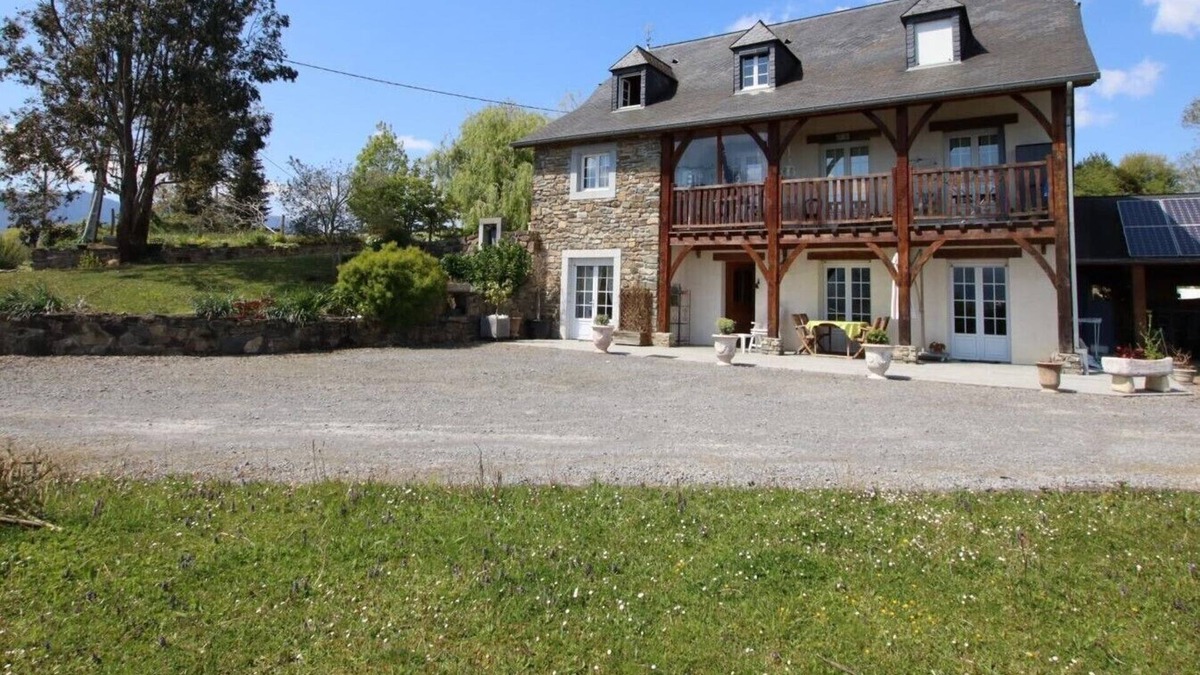 Sainte-Colome House | Vrbo Property