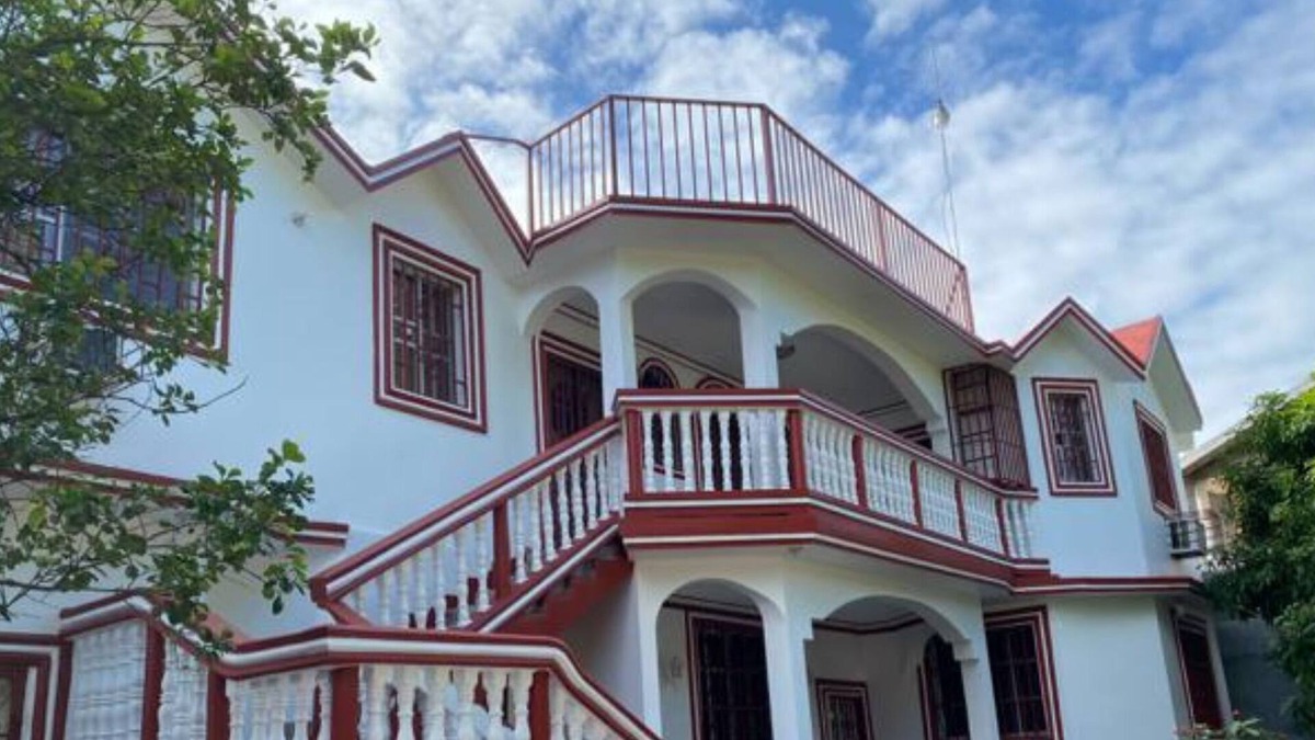 Vaudreuil House | Vrbo Property