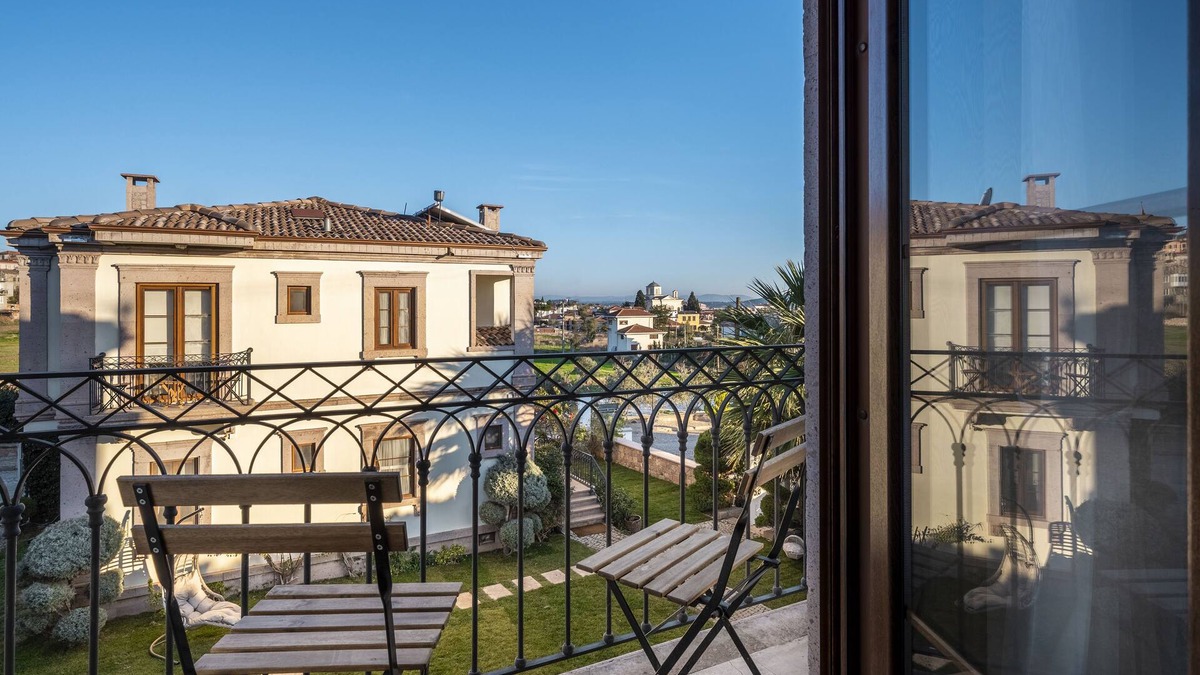 Ayvalik Bed & Breakfast | Vrodi By House