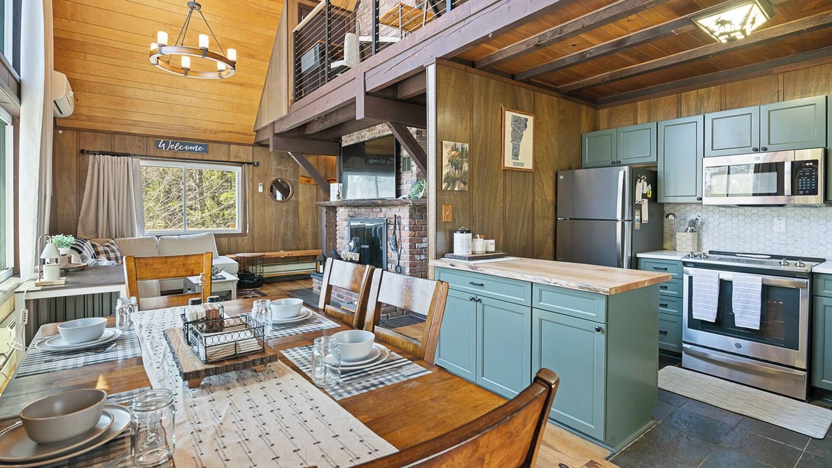 Wilmington House | VT escape for all occasions w/New Kitchen, Game Rooms, Media Lounge, Chimney Hill Clubhouse Access!