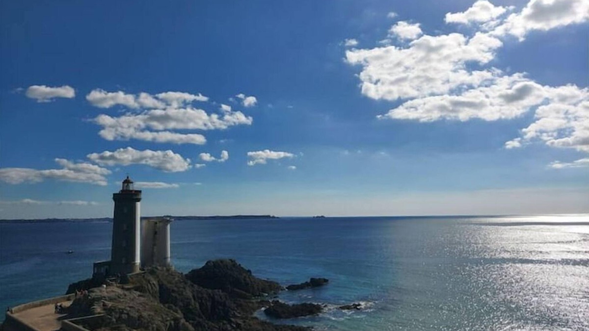 Plouzane House | Vue mer Face aux Fêtes Maritimes, Accès Plage