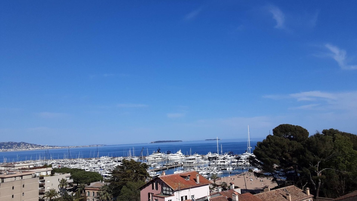 Mandelieu-la-Napoule Beach Apartment | Vue mer , Plages à 3 Minutes à Pied