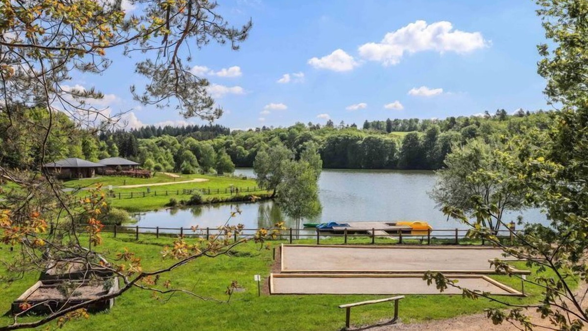 Meyrignac-l'Eglise Ski Chalet | Vue sur le lac Monédières | Chalet mitoyen + Spa