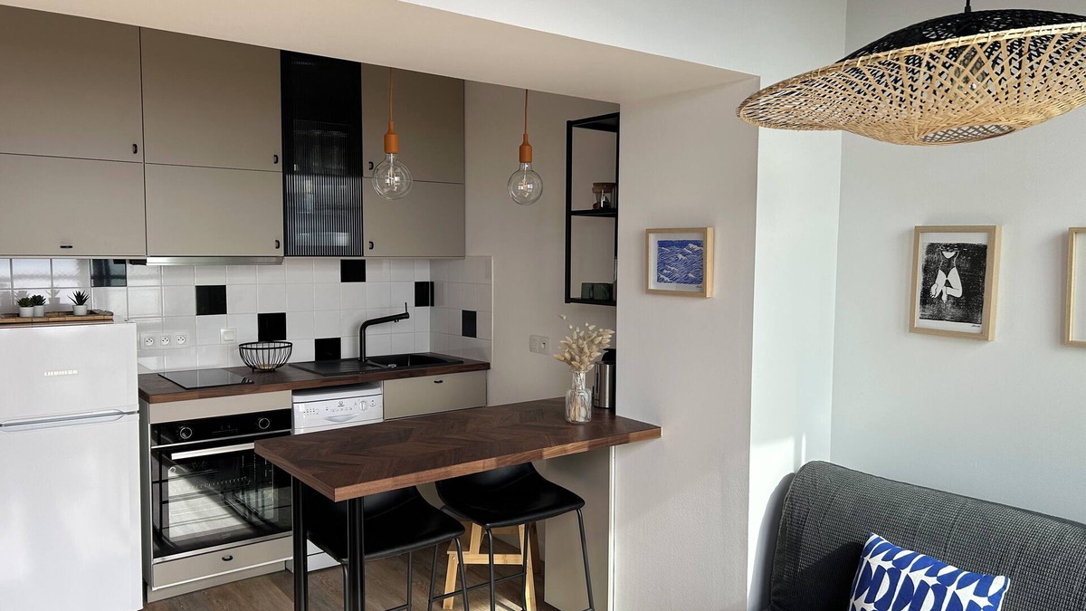 Agon-Coutainville Apartment | Vue sur Mer, Appartement Rénové au Coeur de la Station Balnéaire