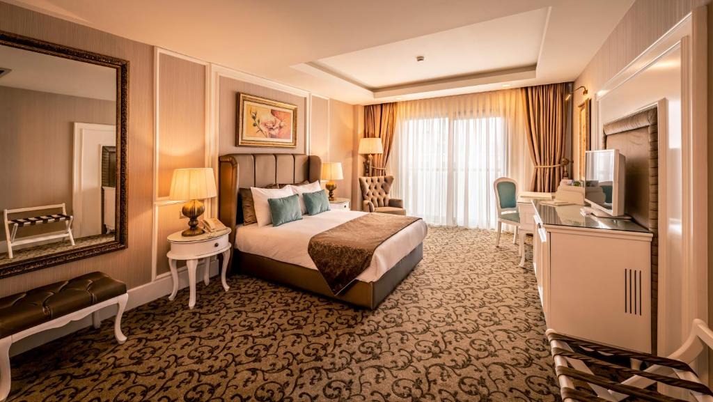 Kyrenia Hotel | VUNI PALACE PREMIUM HOTEL & SPA & Casino Beachfront Location !