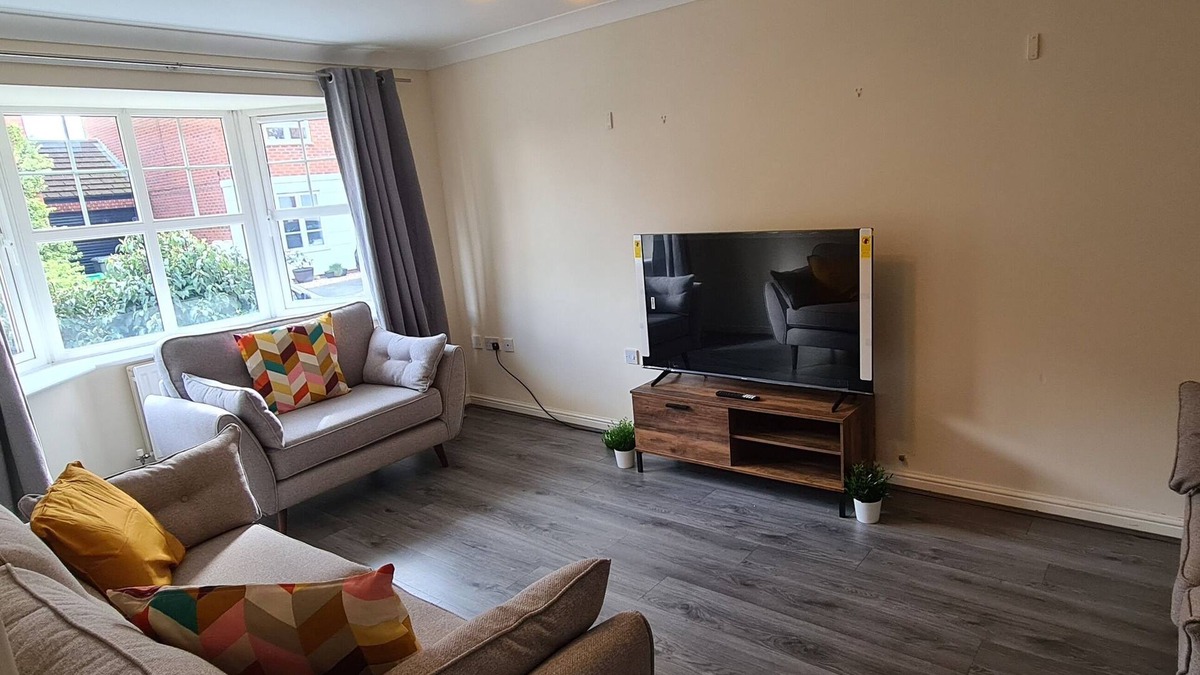 Newark upon Trent House | Vyna Place-Close to City Hospital