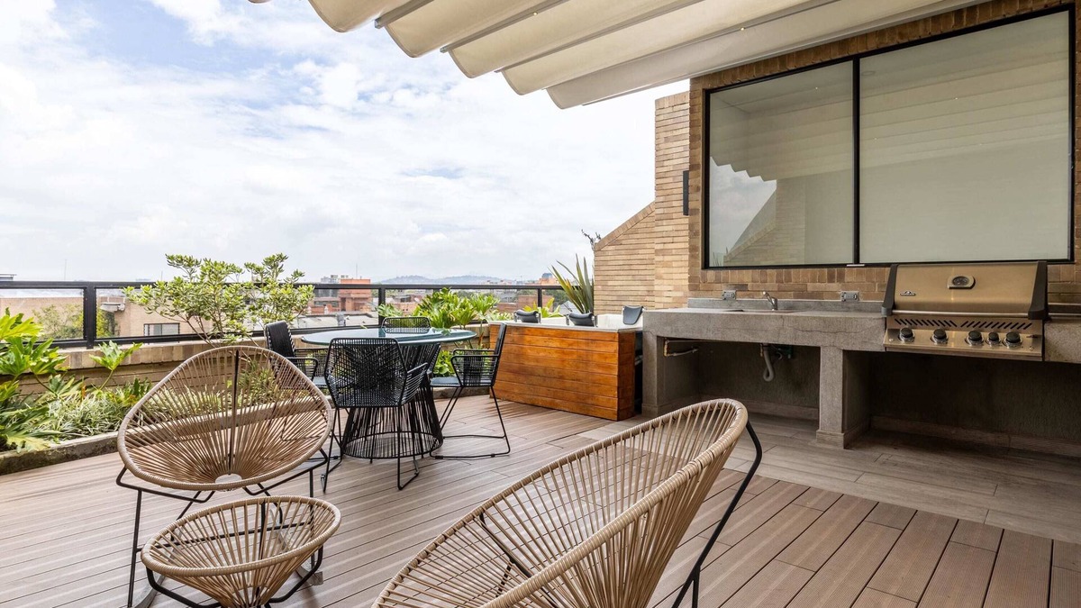 Antiguo Country Apartment | w* | Upscale Penthouse Duplex w/Terrace in Parque Virrey
