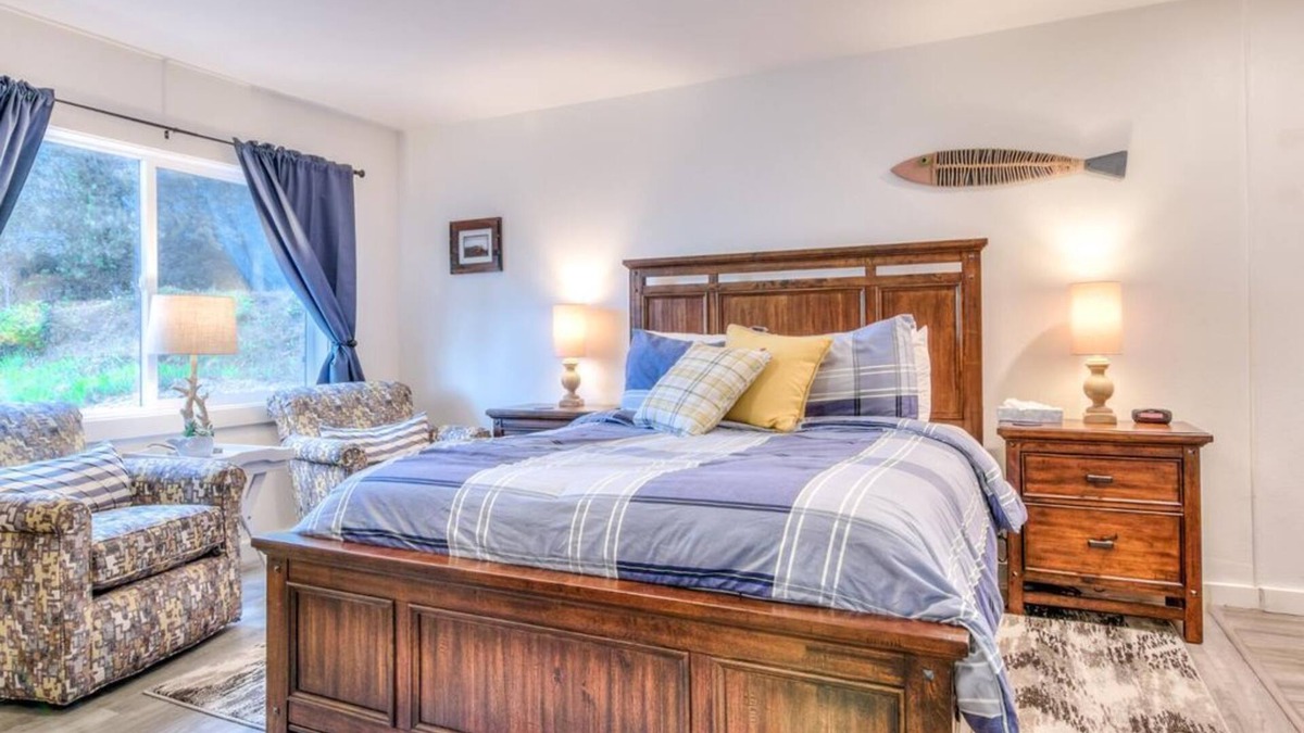 Depoe Bay Apartment | W5 – The Fin @ The Whale Inn | Cozy Coastal Studio in Depoe Bay, Oregon