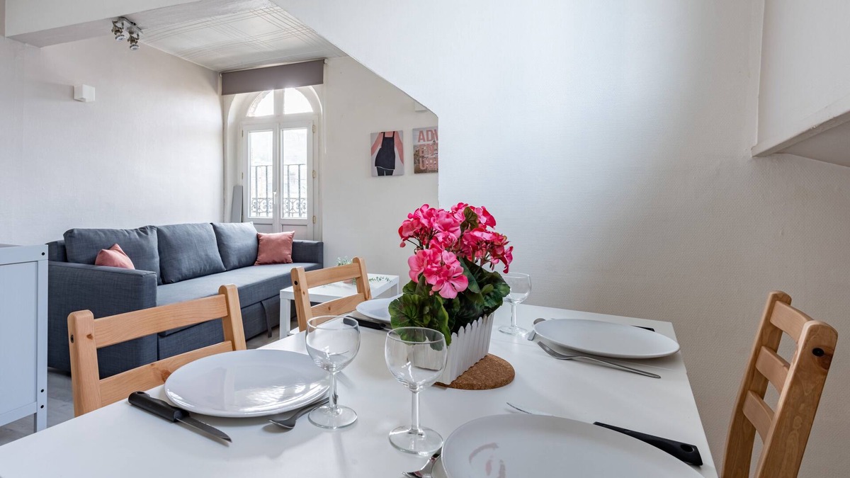 Darnetal Apartment | Waddington 201 - Two Bedroom Apartment, Sleeps 6