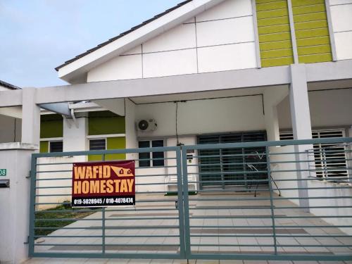Bota House | WAFID HOMESTAY SERI ISKANDAR