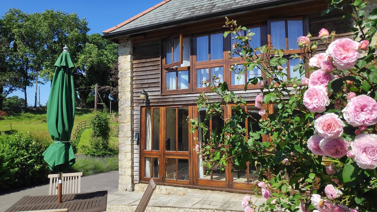 Axminster House | Wagon House sleeps 4, two bedrooms. Near Jurassic coast.