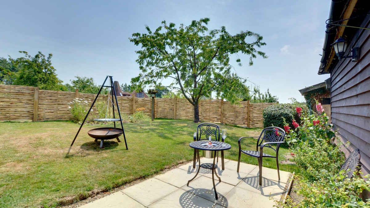 Tenterden House | Wagon Lodge at Forstal Farm