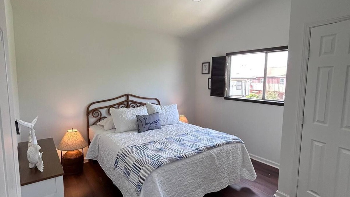 Freeport Cabin | Wahoo Cabin /2BR 1BR /Sleeps 6