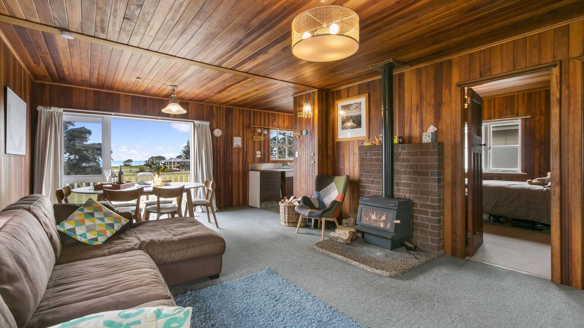 Waihi Beach Cottage | Waihi Charm - Waihi Beach Holiday Home