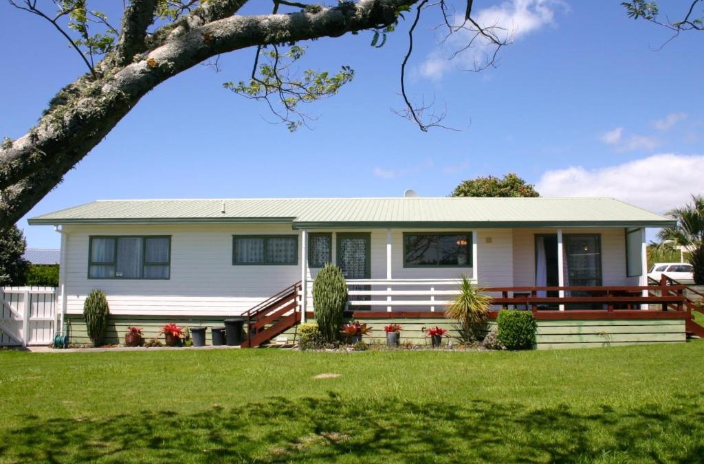 Waihi Beach House | Waihi Getaway - Waihi Beach Holiday Home