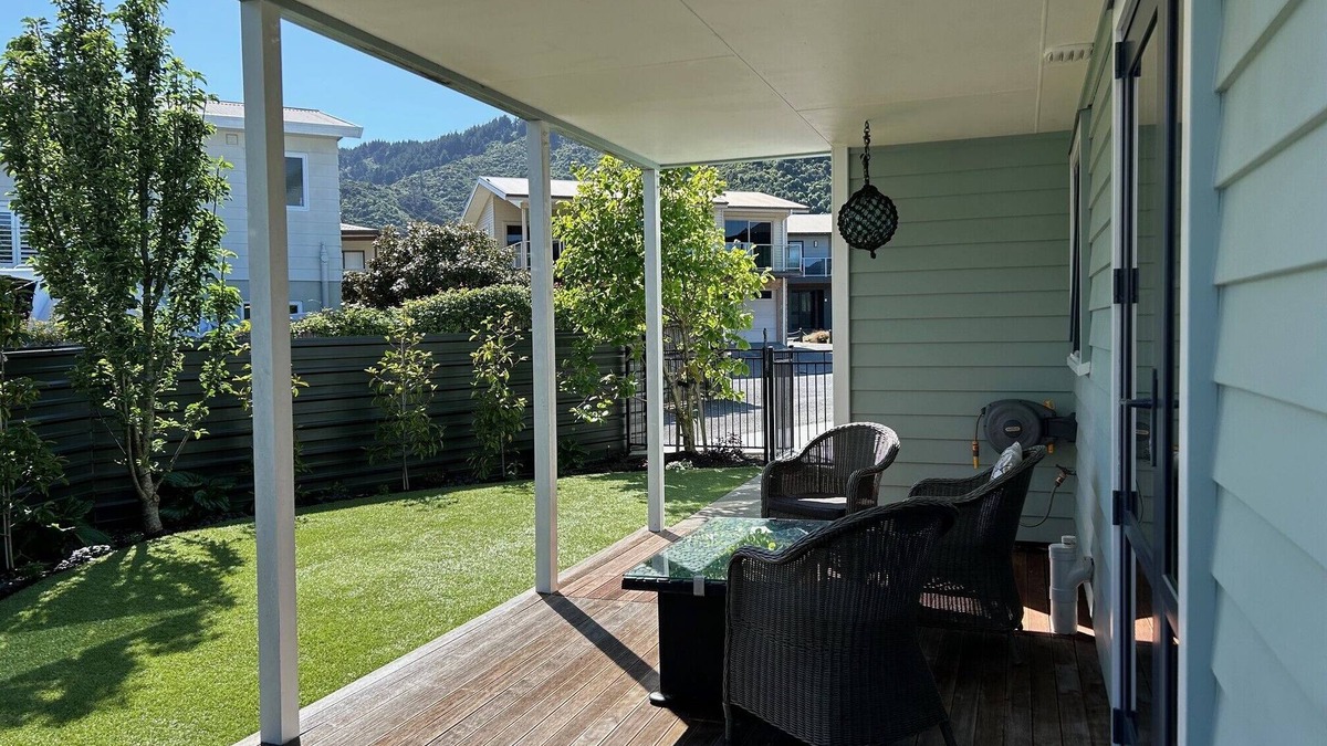Waikawa Bay Apartment | Waikawa Hideaway Cottage