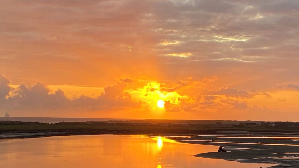 Waipu House | Waipu RiverView Retreat for the beach, cafes, golf, surf, hikes, steps to water