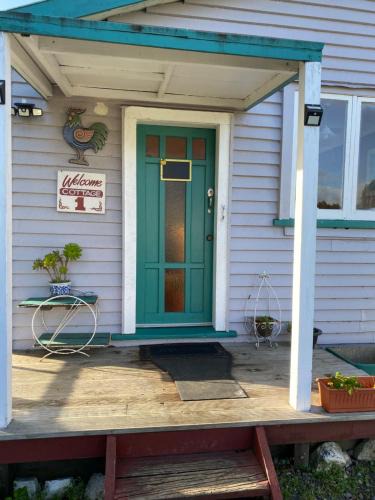 Hangatiki House | Waitomo Farmstay Cottage 1 - Kauri Cottage