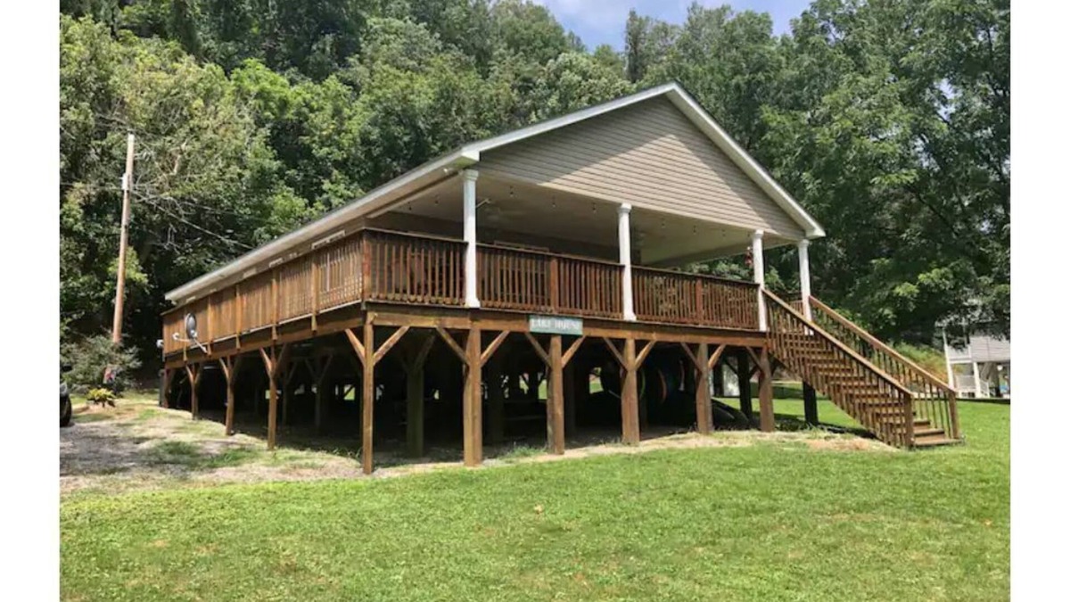 Draper House | Wake and Lake-Waterfront home at the headwaters of Claytor Lake