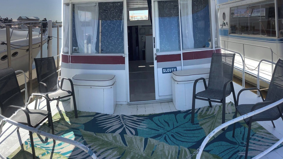 Port Clinton Boat Rental | Wake up ON the lake aboard Sleuth!