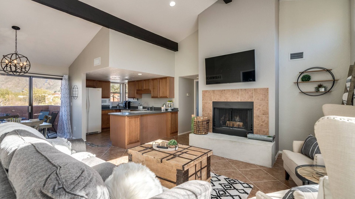 Tucson Condo | Wake Up to Majestic Mountain Views in a Vaulted 2BR 2 BATH cozy getaway!
