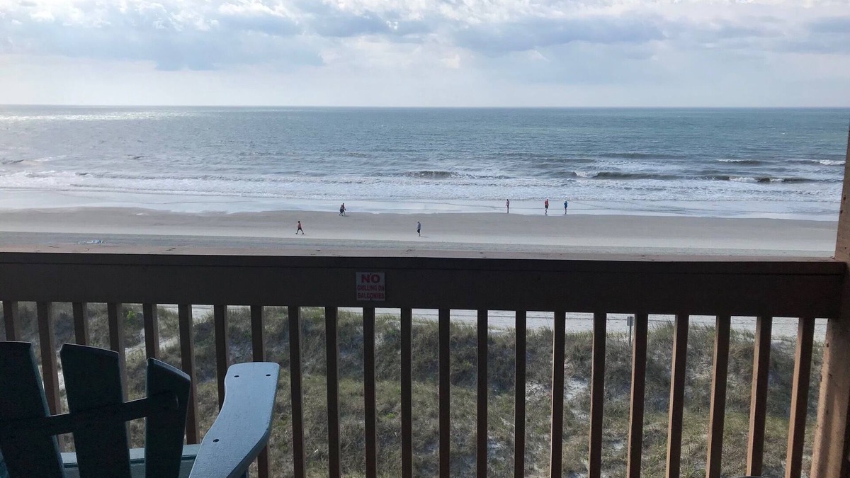 Ash Condo | Wake up to the sunrise over the Atlantic! Beautiful ocean views from balcony