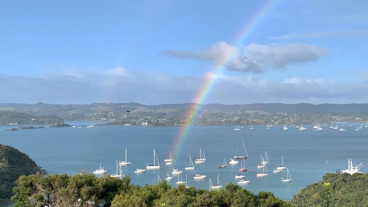 Kerikeri House | Wake up to the beautiful Bay of Islands. Family home overlooking Kerikeri Inlet