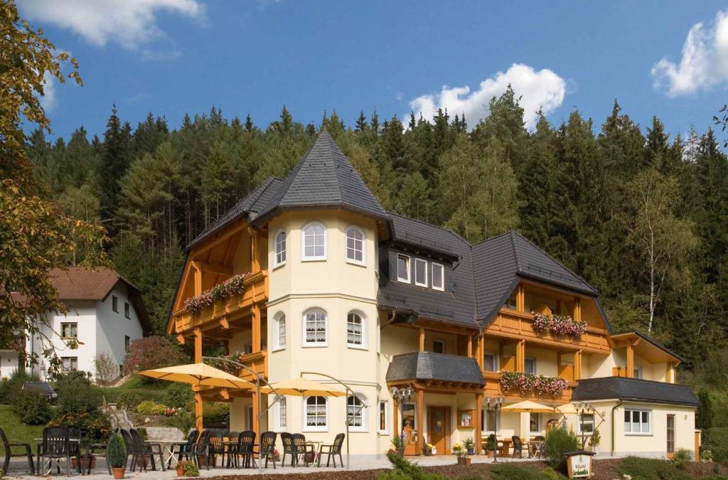 Wallenfels House | Waldgasthof Lorchenmühle UG