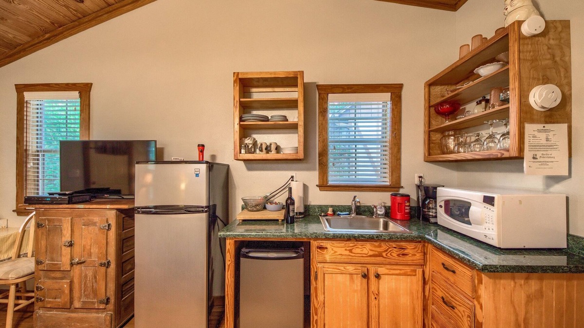 Fredericksburg Cabin | Waldrip Studio Bedroom Cabin by RedAwning