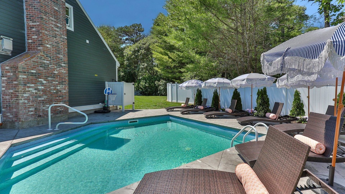 West Chatham House | Walk 2Beach, Pool, Hot Tub, GameRoom, PetsOK