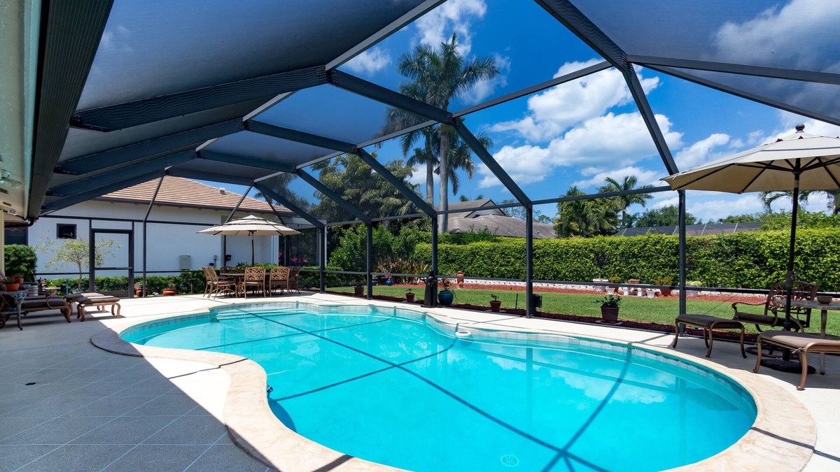 Moorings House | Walk/Bike to Beach, Restaurants & Shops