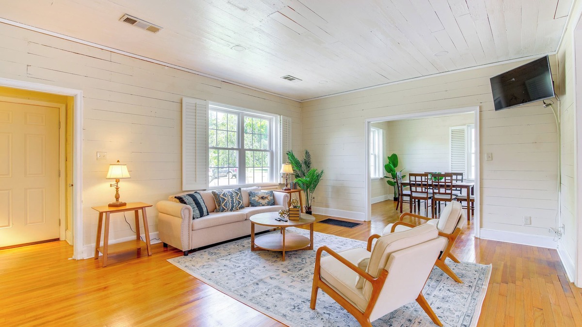 Clarksdale House | Walk Downtown: Home w/Yard in Clarksdale