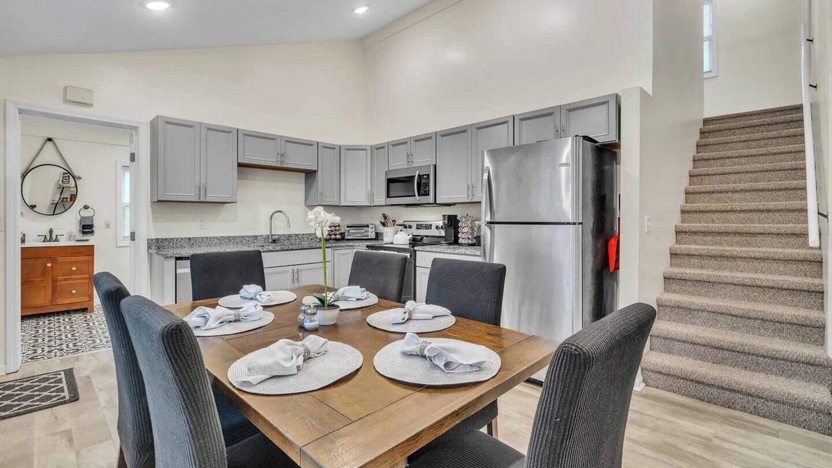Ann Arbor House | Walk Downtown | Parkside | City View | Beautifully Remodeled