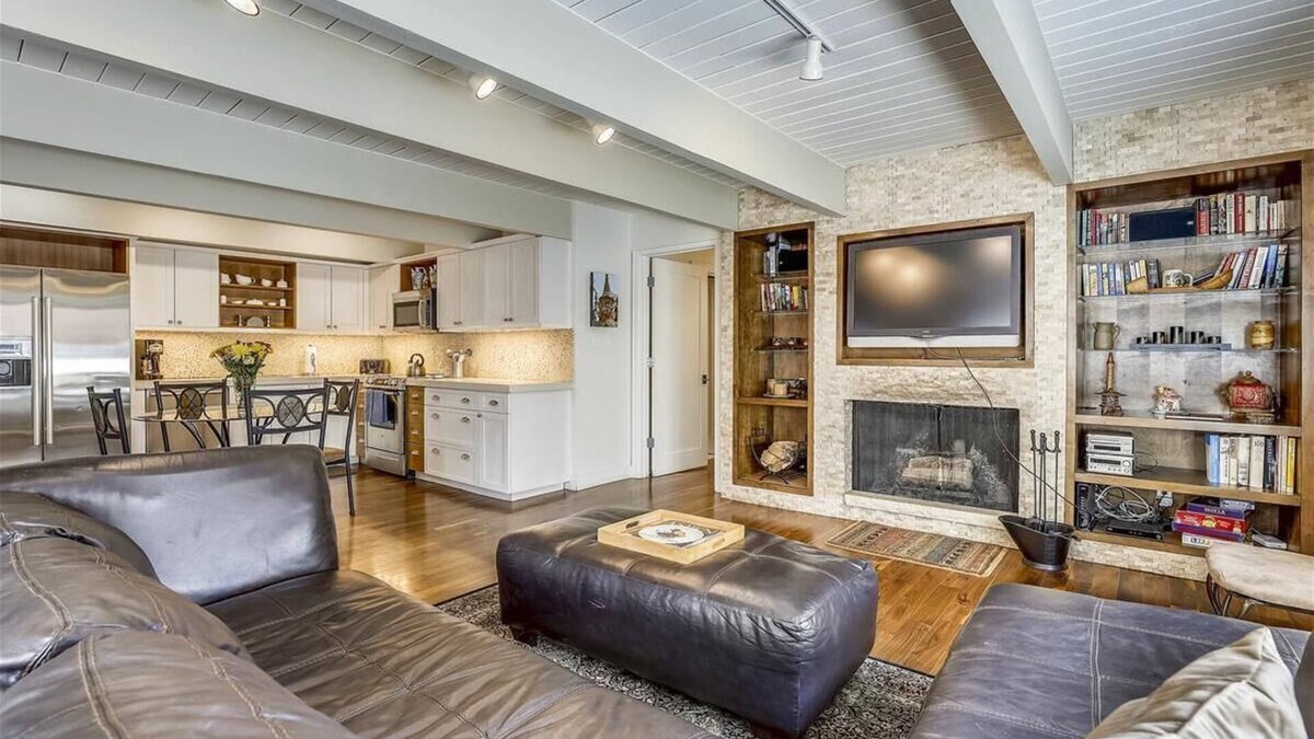 Aspen Condo | Walk Everywhere! Deluxe Downtown Condo w/Hot Tub