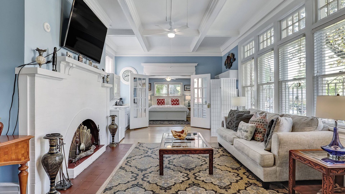 Thomas Square Apartment | Walk Everywhere in Starland, Heated Pool Access