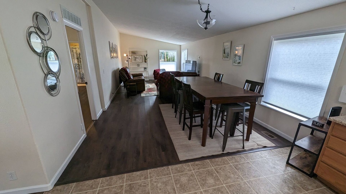 Vernonia House | Walk EVERYWHERE: the river, park, restaurants, trail! Lots of Space!
