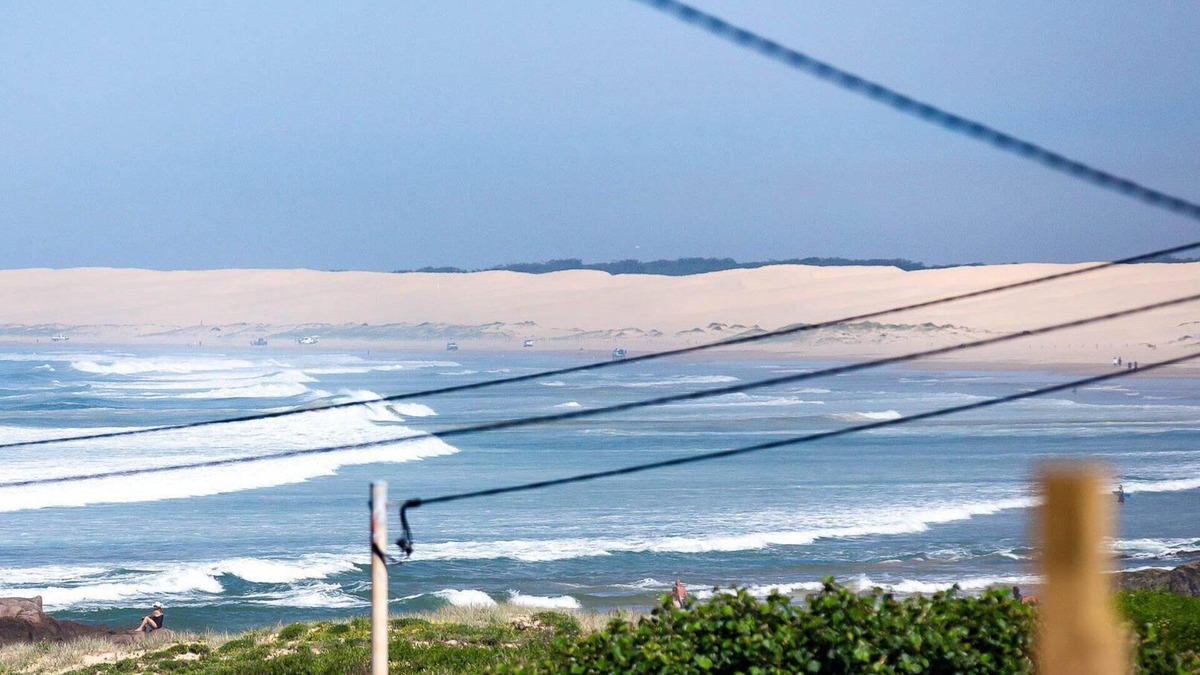 Anna Bay House | Walk on Birubi, 1/40 Ocean Ave - WIFI, Boat Parking & Water Views