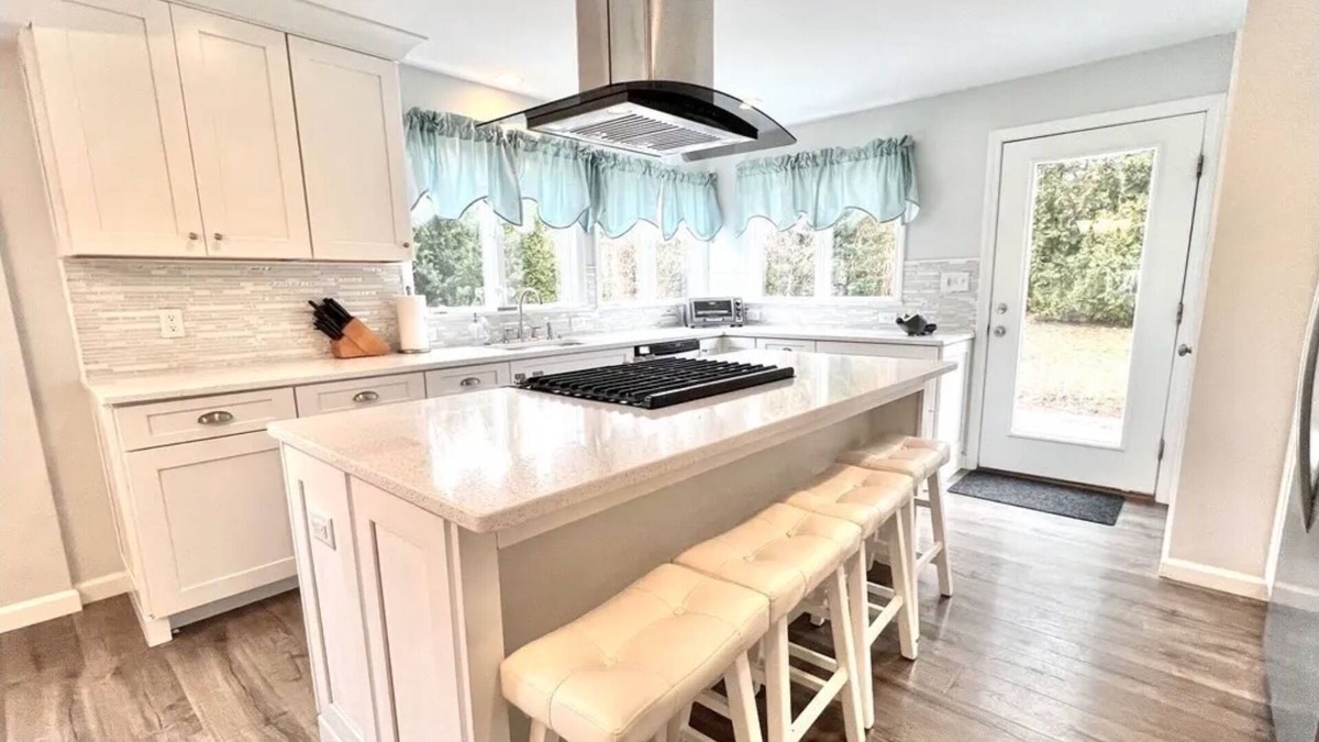Popponesset House | Walk: Private Ocean Beach, Shops, Dining, Mini-Golf! Modern Home, 5-Star Reviews