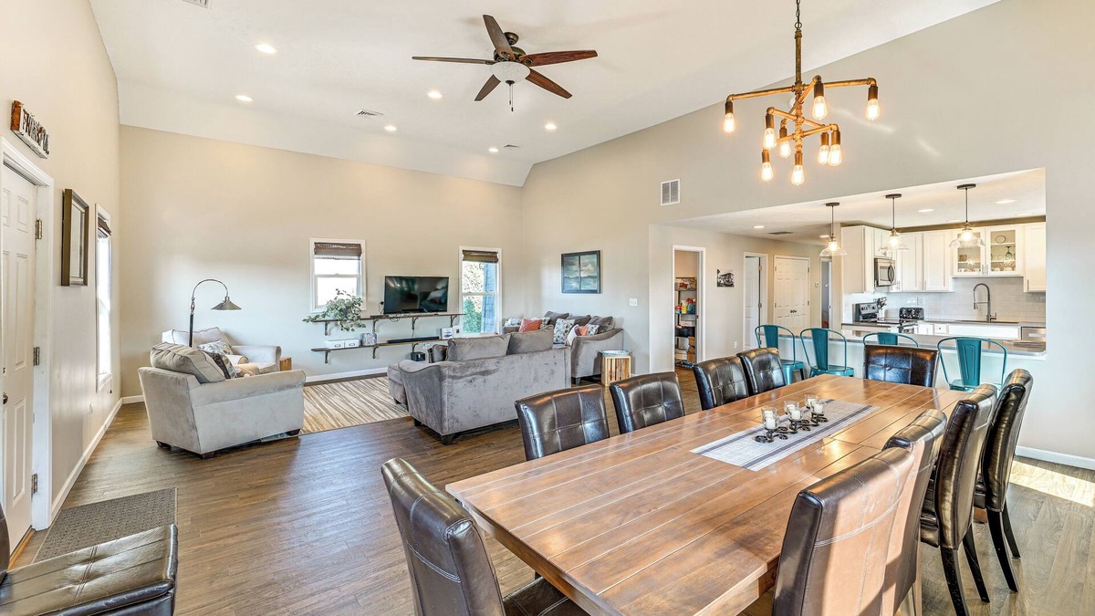 Culver House | Walk to Academy: Family Lake Penthouse in Culver!
