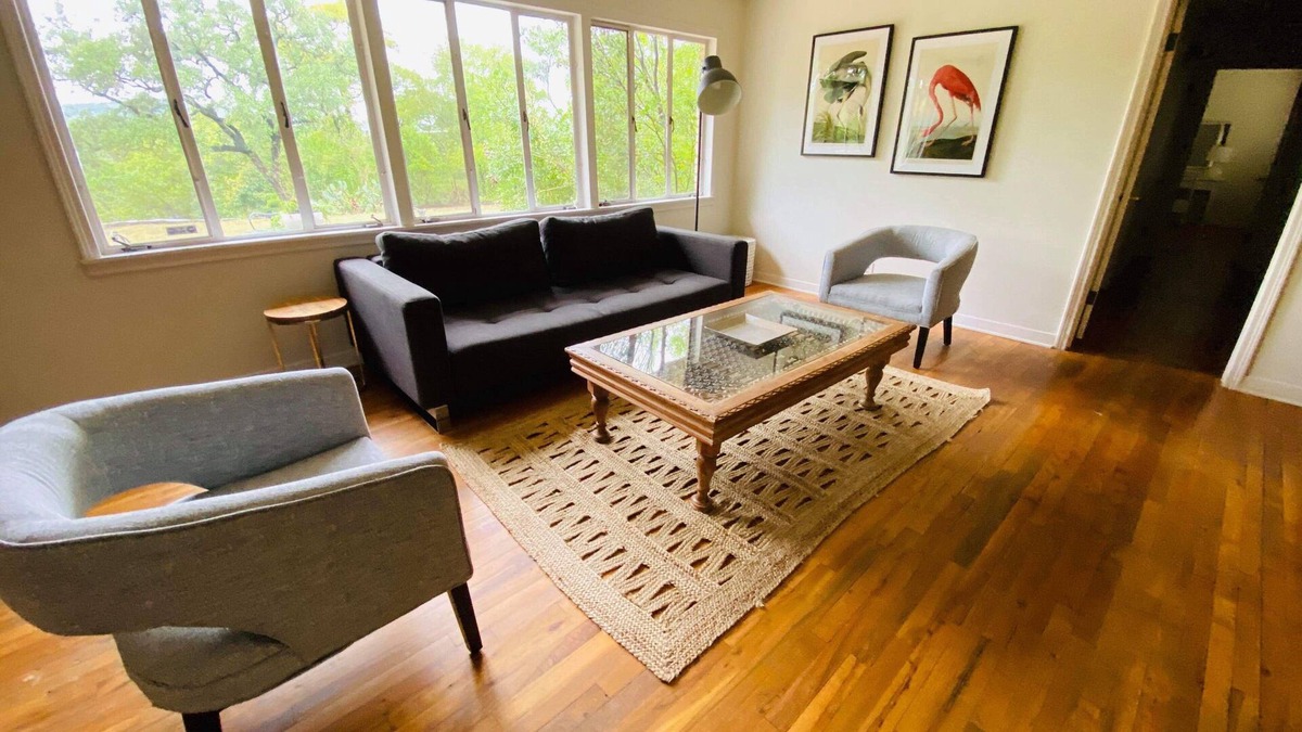 Bluffington House | WALK TO ACL FEST - Sleeps10 with Hilltop Privacy
