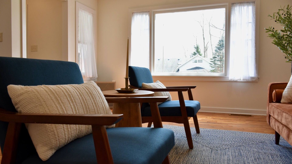 West End House | Walk to Allstar Village! Fully Renovated Gem 2 BR/2 BTH w/AC Slp 6
