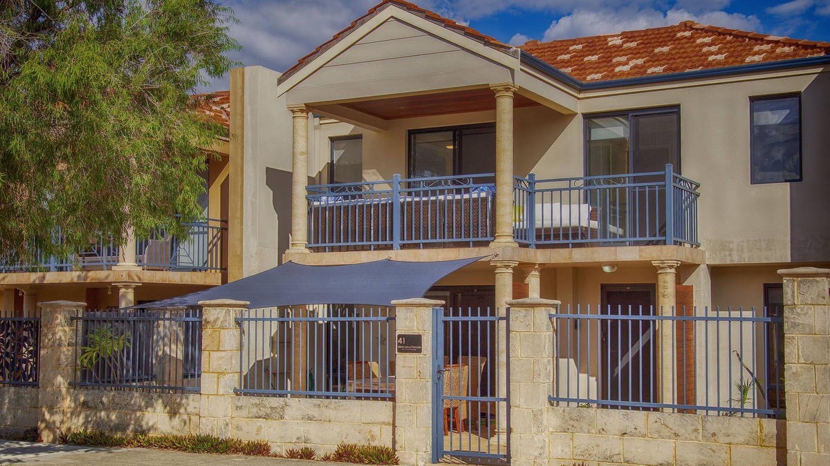 Wannanup House | Walk to Avalon Bay