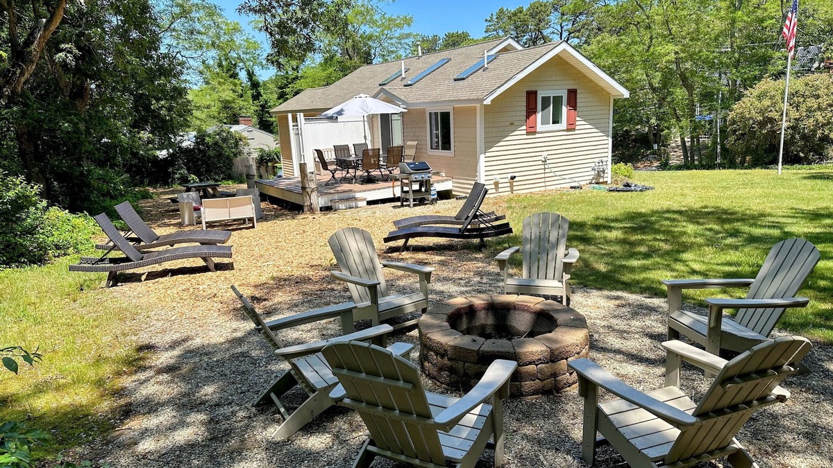 North Eastham House | Walk to Bay Side Beaches in this Dog Friendly, Sun-Filled Home (10 person MAX)
