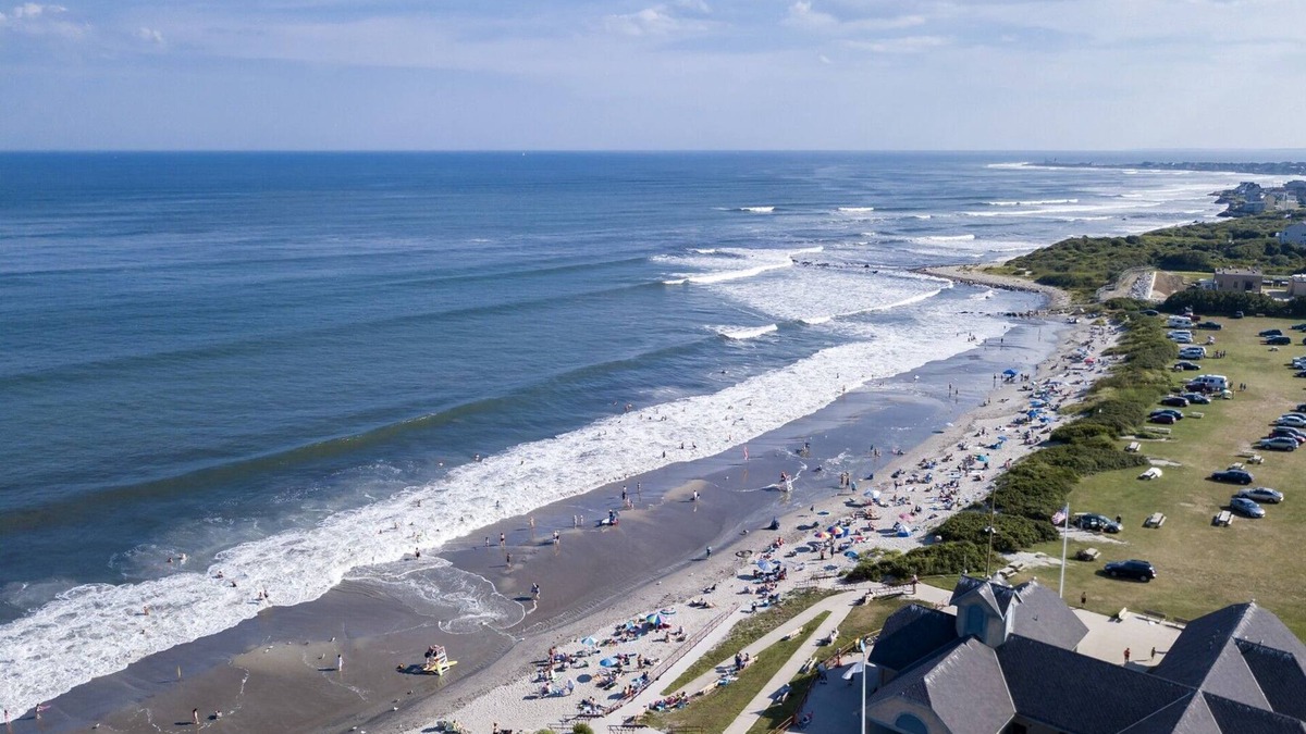 Narragansett House | Walk to Beach 1/4 Mile, Central A/C, Modern!