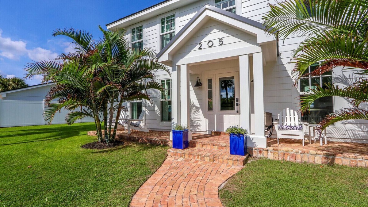 Jupiter Inlet Colony House | Walk to Beach-300 steps! Luxury House on Jupiter Island. Heated Private Pool/Spa