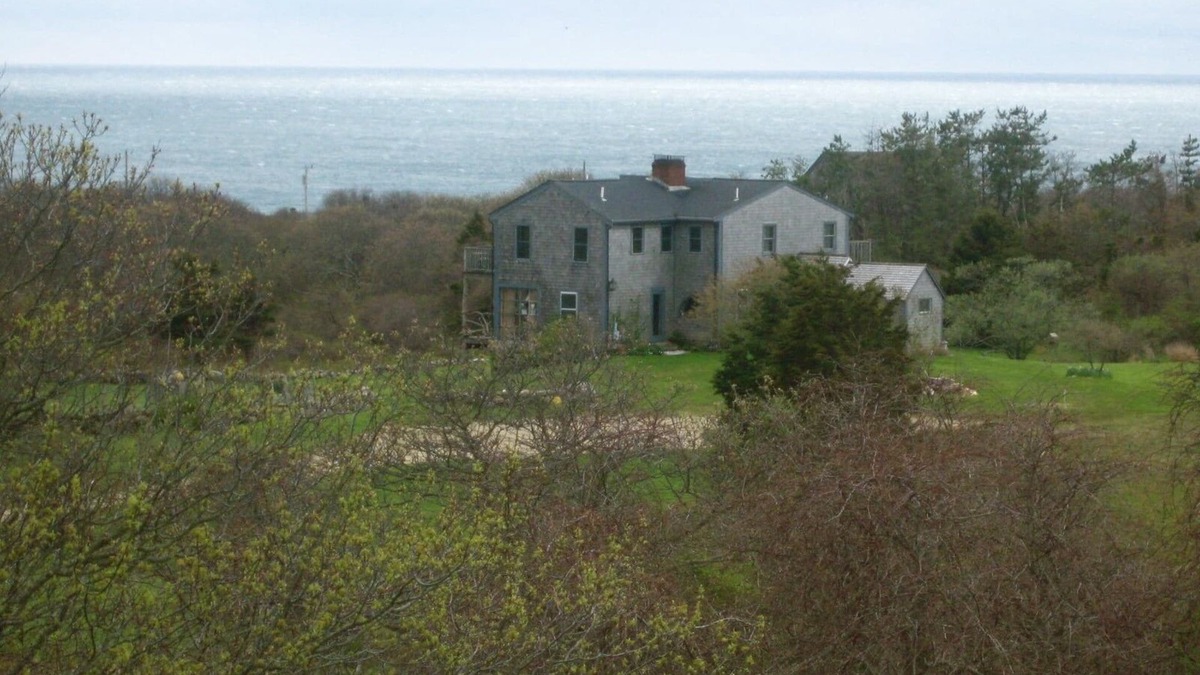 Aquinnah House | Walk to Beach Beautiful Ocean Views