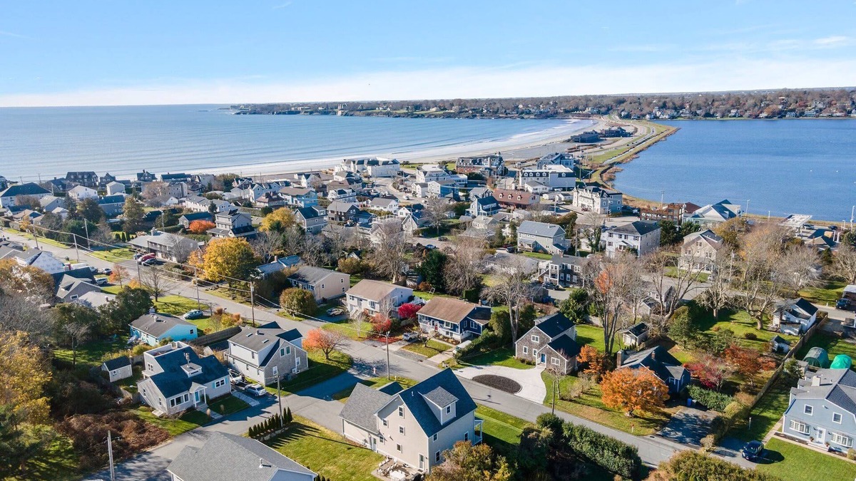 Newport East House | Walk to beach corner lot, 5 bed large yard