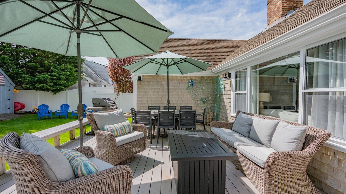 West Harwich House | Walk to Beach Dog Friendly AC WiFi Fenced Yard Crosswinds II